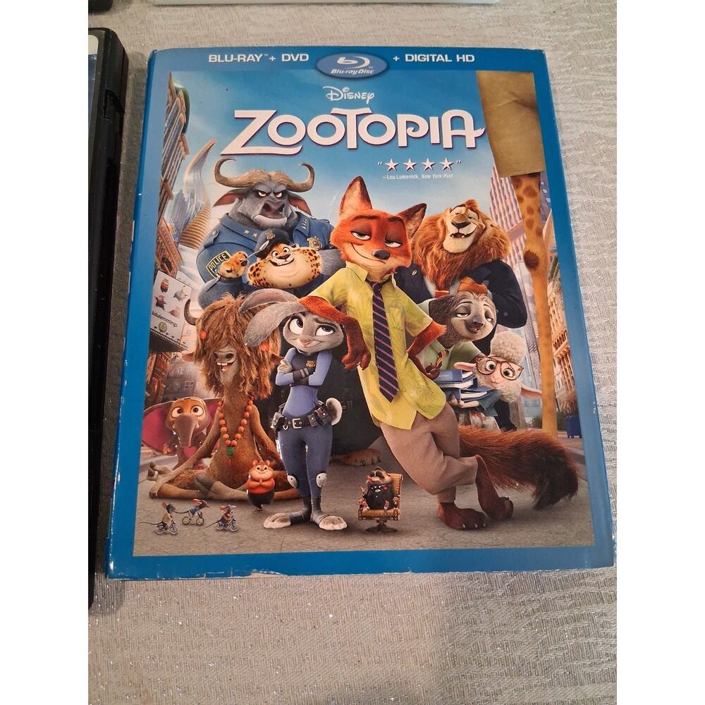 Disney Pixar Movie Lot of 6 DVD Blu-ray Finding Nemo Up Zootopia Robin Hood Box - Picture 7 of 16